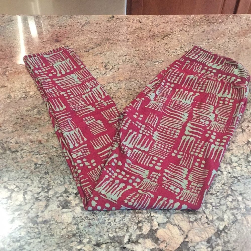 OS NWOT LuLaRoe Leggings D05 807